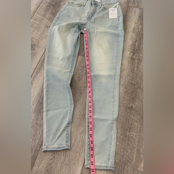 Denizen Levi’s, Women’s, Jeans, Ultra High-Rise, Super Skinny, Denim Jeans. - Picture 8 of 9